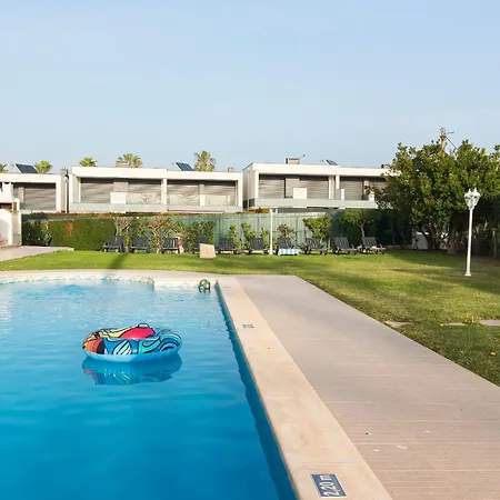 Summertime - Private Jacuzzi And Bikes, 800m בית נופש